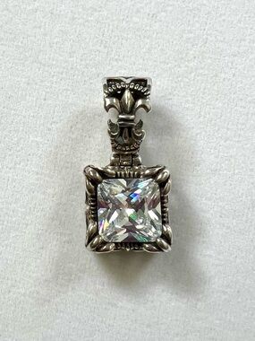 Silpada 925 Sterling Silver CZ Pendant -  Retired Uptown S0979 Brilliant Sparkle